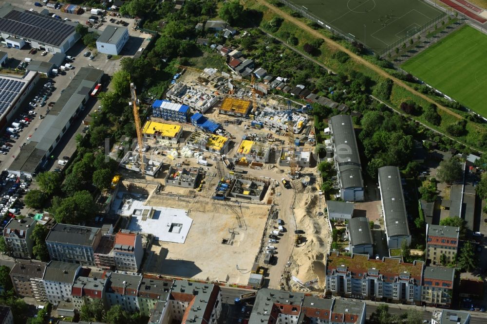 Berlin aus der Vogelperspektive: Baustelle Wohngebiet der Mehrfamilienhaussiedlung Das Lichtenhain der BUWOG Group im Ortsteil Lichtenberg in Berlin, Deutschland