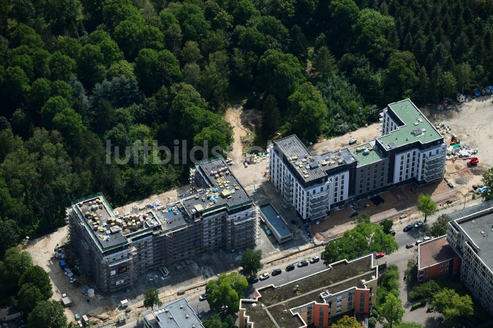 Berlin aus der Vogelperspektive: Baustelle Wohngebiet einer Mehrfamilienhaussiedlung Mariendorfer Weg im Ortsteil Neukölln in Berlin, Deutschland