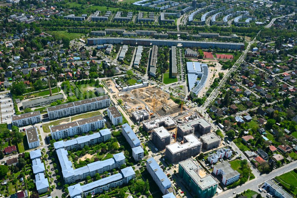 Luftaufnahme Berlin - Baustelle Wohngebiet einer Mehrfamilienhaussiedlung im Ortsteil Altglienicke in Berlin, Deutschland