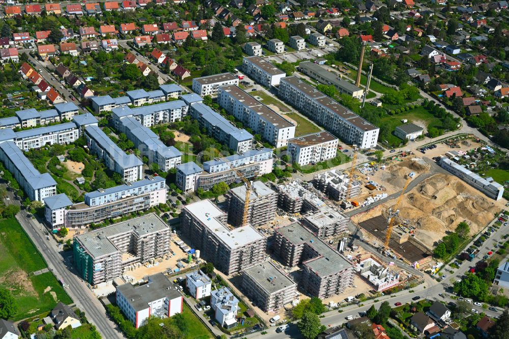 Berlin von oben - Baustelle Wohngebiet einer Mehrfamilienhaussiedlung im Ortsteil Altglienicke in Berlin, Deutschland