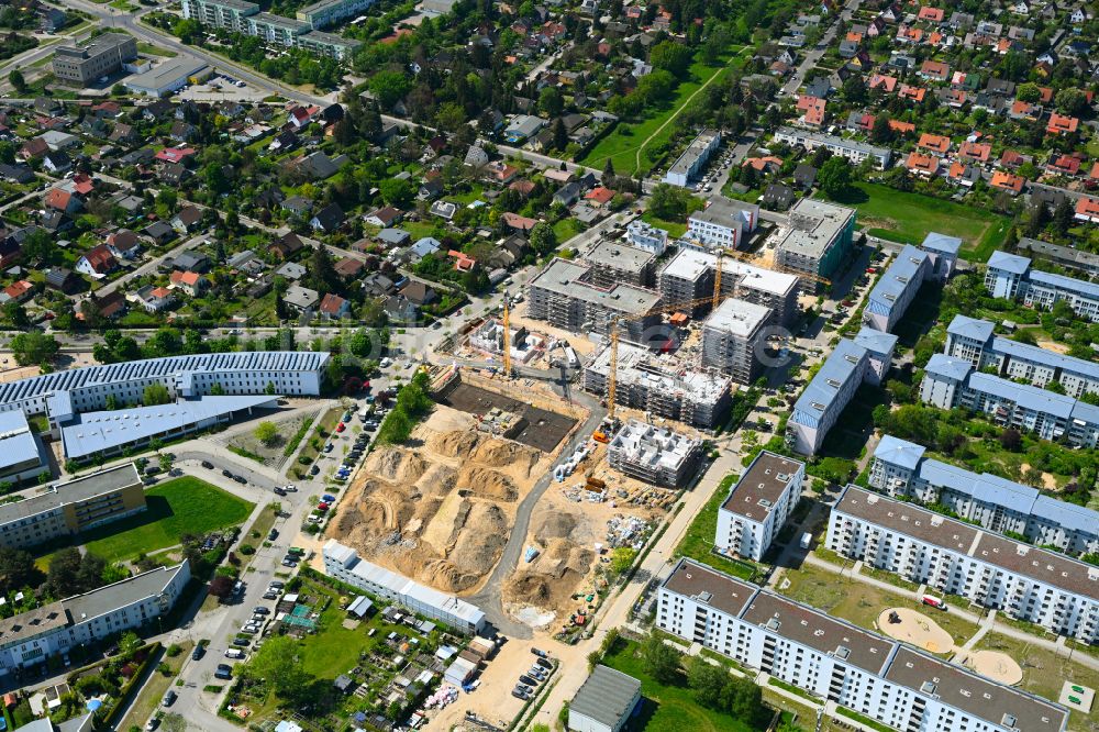 Luftaufnahme Berlin - Baustelle Wohngebiet einer Mehrfamilienhaussiedlung im Ortsteil Altglienicke in Berlin, Deutschland