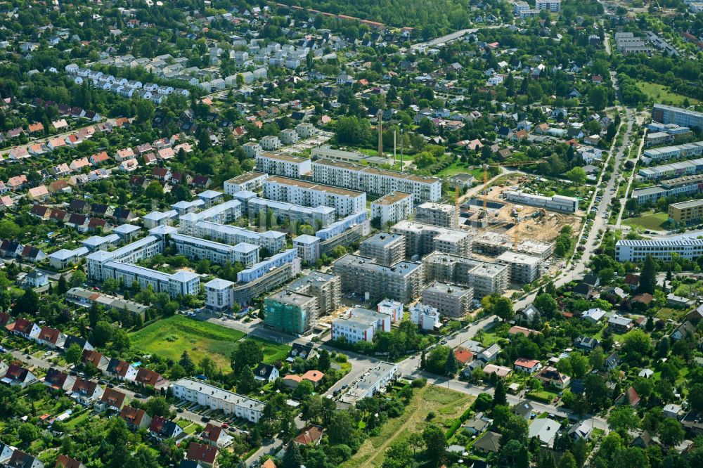 Luftaufnahme Berlin - Baustelle Wohngebiet einer Mehrfamilienhaussiedlung im Ortsteil Altglienicke in Berlin, Deutschland