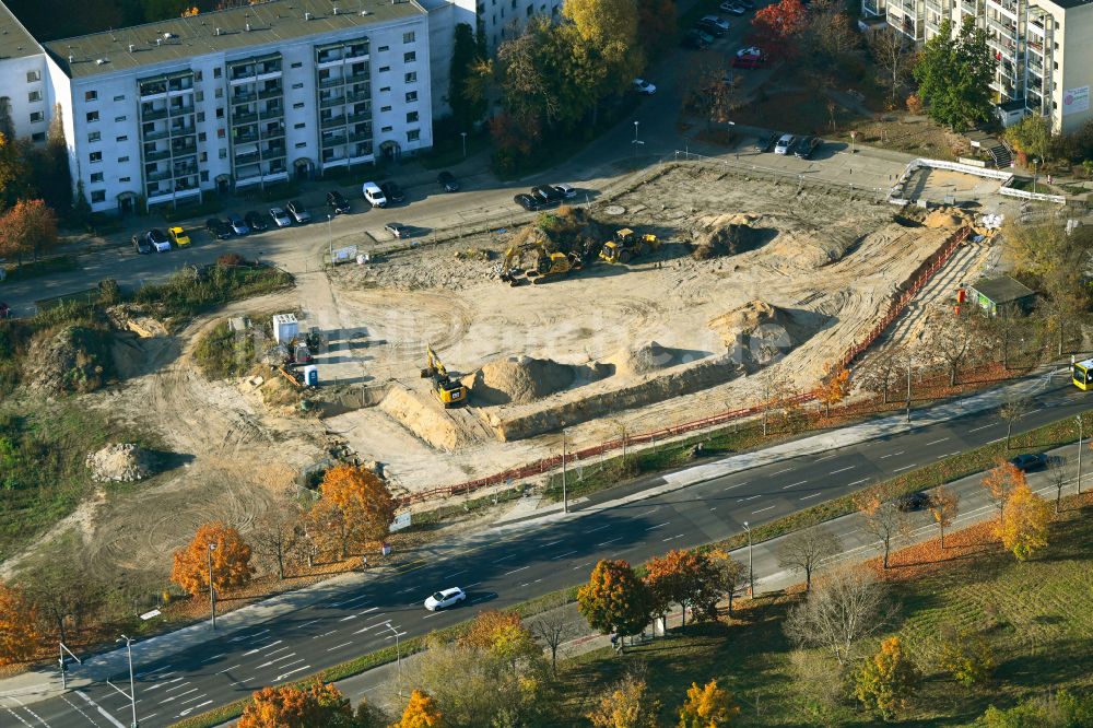 Berlin aus der Vogelperspektive: Baustelle Wohngebiet einer Mehrfamilienhaussiedlung im Ortsteil Hellersdorf in Berlin, Deutschland