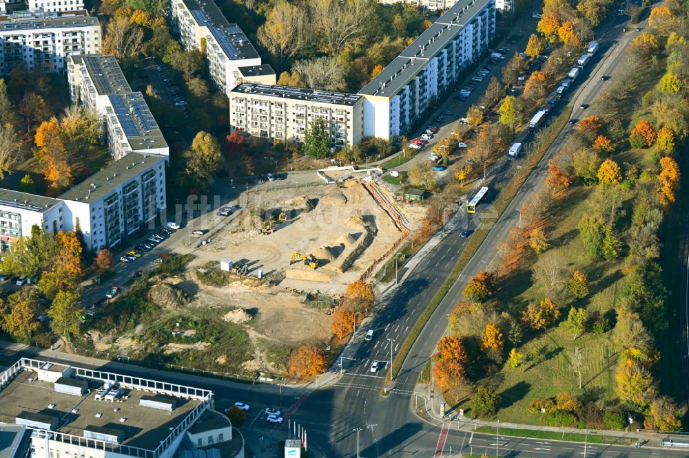 Berlin aus der Vogelperspektive: Baustelle Wohngebiet einer Mehrfamilienhaussiedlung im Ortsteil Hellersdorf in Berlin, Deutschland