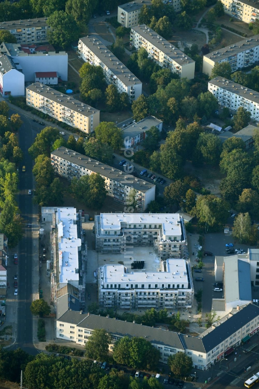 Luftbild Berlin - Baustelle Wohngebiet einer Mehrfamilienhaussiedlung im Ortsteil Köpenick in Berlin, Deutschland