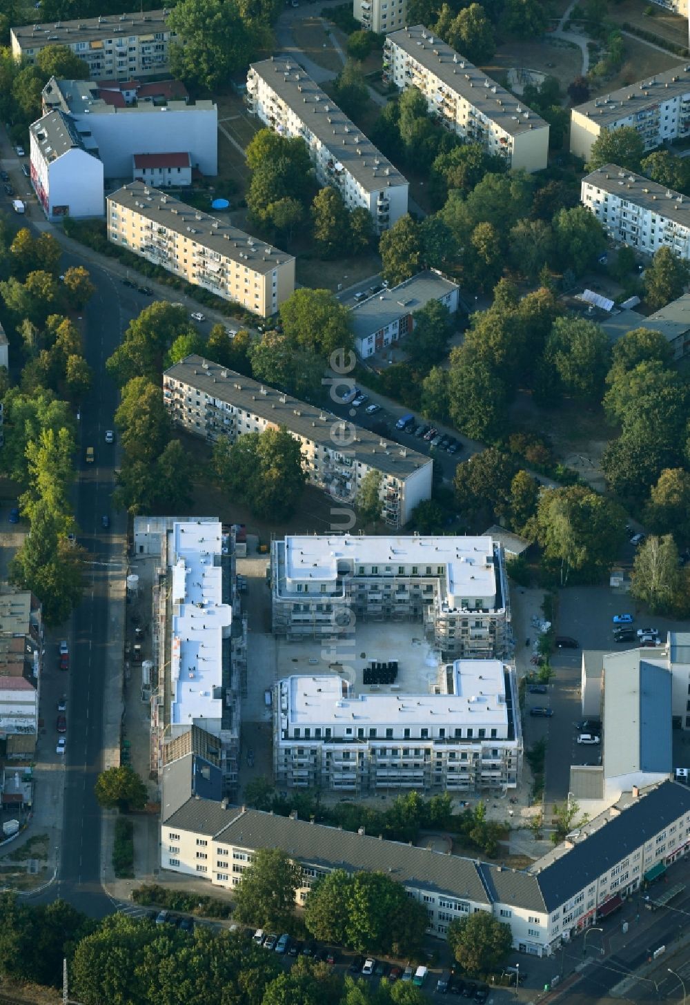 Luftaufnahme Berlin - Baustelle Wohngebiet einer Mehrfamilienhaussiedlung im Ortsteil Köpenick in Berlin, Deutschland