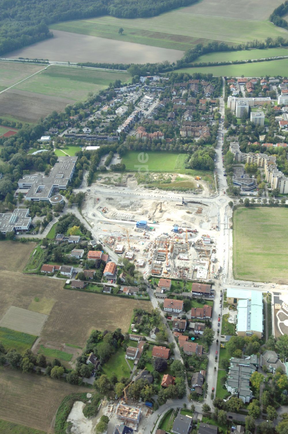 Garching bei München von oben - Baustelle Wohngebiet einer Mehrfamilienhaussiedlung Professor-Angermair-Ring Ecke Mühlfeldweg in Garching bei München im Bundesland Bayern, Deutschland