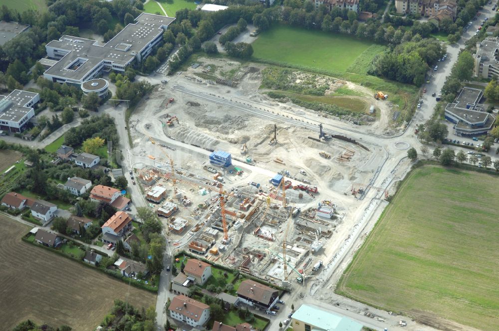 Garching bei München aus der Vogelperspektive: Baustelle Wohngebiet einer Mehrfamilienhaussiedlung Professor-Angermair-Ring Ecke Mühlfeldweg in Garching bei München im Bundesland Bayern, Deutschland