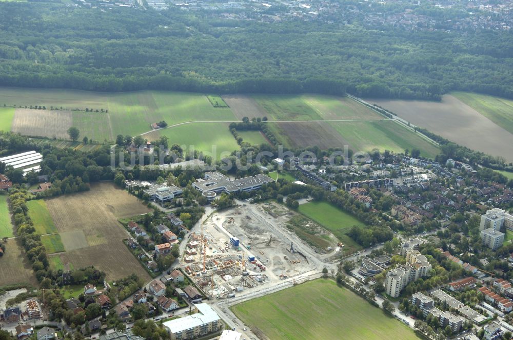 Luftaufnahme Garching bei München - Baustelle Wohngebiet einer Mehrfamilienhaussiedlung Professor-Angermair-Ring Ecke Mühlfeldweg in Garching bei München im Bundesland Bayern, Deutschland