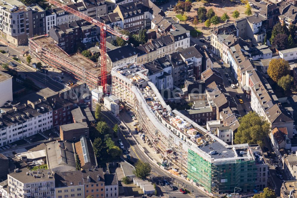 Mönchengladbach aus der Vogelperspektive: Baustelle Wohngebiet einer Mehrfamilienhaussiedlung Schillerquartier in Mönchengladbach im Bundesland Nordrhein-Westfalen, Deutschland