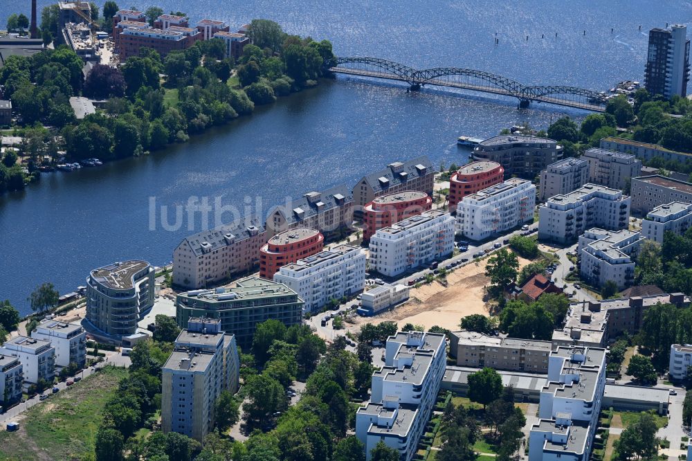 Berlin aus der Vogelperspektive: Baustelle Wohngebiet einer Mehrfamilienhaussiedlung Speicherballett - Havelkiesel im Stadtteil Spandau Hakenfelde in Berlin, Deutschland