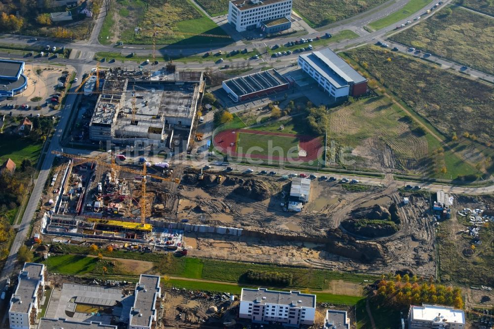 Luftaufnahme Schönefeld - Baustelle Wohngebiet einer Mehrfamilienhaussiedlung Theodor-Fontane-Höfe im Ortsteil Neu-Schönefeld in Schönefeld im Bundesland Brandenburg, Deutschland