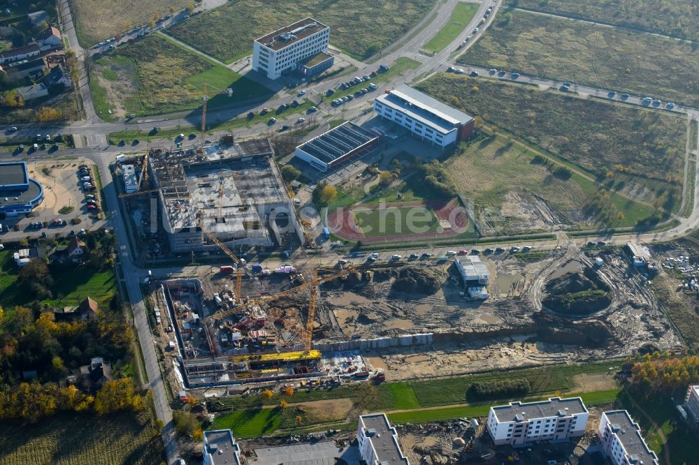 Luftaufnahme Schönefeld - Baustelle Wohngebiet einer Mehrfamilienhaussiedlung Theodor-Fontane-Höfe im Ortsteil Neu-Schönefeld in Schönefeld im Bundesland Brandenburg, Deutschland