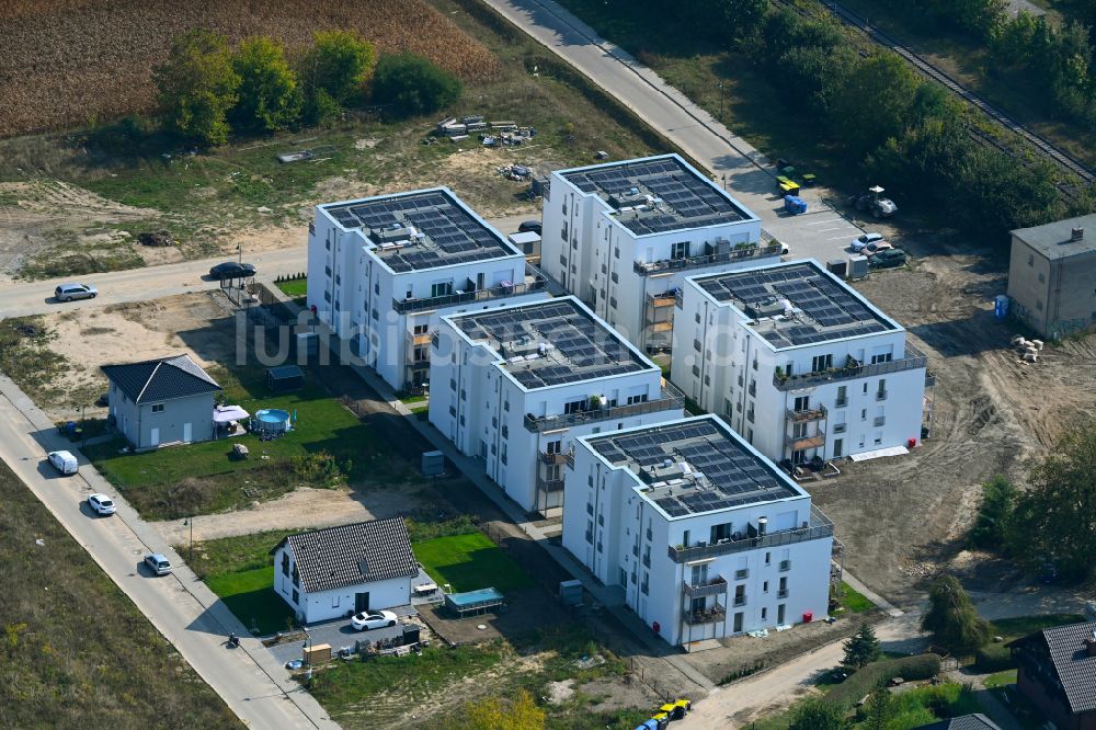 Werneuchen aus der Vogelperspektive: Baustelle Wohngebiet einer Mehrfamilienhaussiedlung in Werneuchen im Bundesland Brandenburg, Deutschland