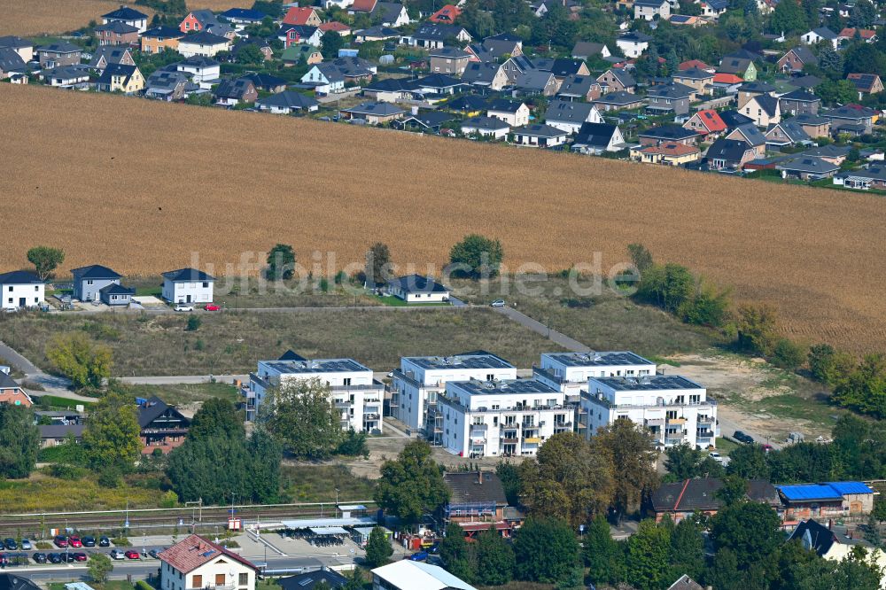 Luftaufnahme Werneuchen - Baustelle Wohngebiet einer Mehrfamilienhaussiedlung in Werneuchen im Bundesland Brandenburg, Deutschland