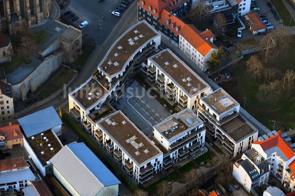 Erfurt aus der Vogelperspektive: Baustelle Wohngebiet einer Mehrfamilienhaussiedlung Wohnen am Dom entlang der Domstraße - An den Graden in Erfurt im Bundesland Thüringen, Deutschland