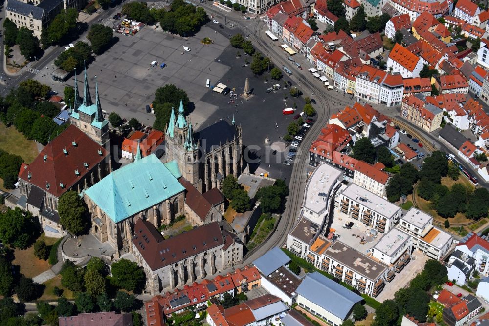 Erfurt von oben - Baustelle Wohngebiet einer Mehrfamilienhaussiedlung Wohnen am Dom entlang der Domstraße - An den Graden im Ortsteil Zentrum in Erfurt im Bundesland Thüringen, Deutschland