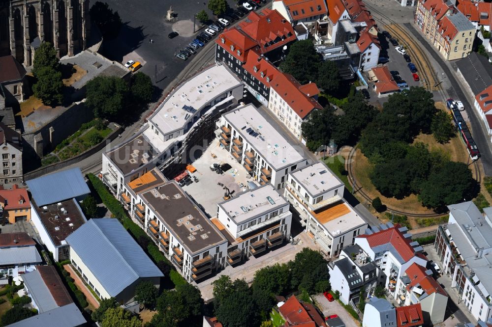 Erfurt aus der Vogelperspektive: Baustelle Wohngebiet einer Mehrfamilienhaussiedlung Wohnen am Dom entlang der Domstraße - An den Graden im Ortsteil Zentrum in Erfurt im Bundesland Thüringen, Deutschland