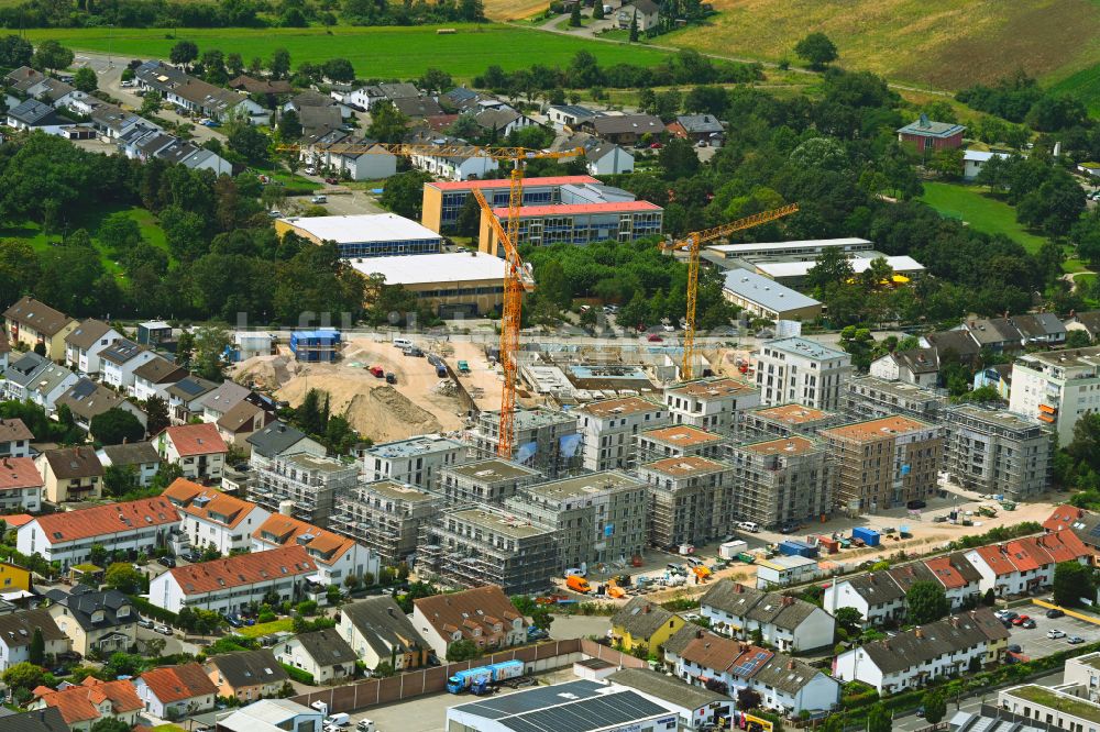 Brühl von oben - Baustelle Wohngebiet einer Mehrfamilienhaussiedlung Wohnquartier Grüne Mitte in Brühl im Bundesland Baden-Württemberg, Deutschland