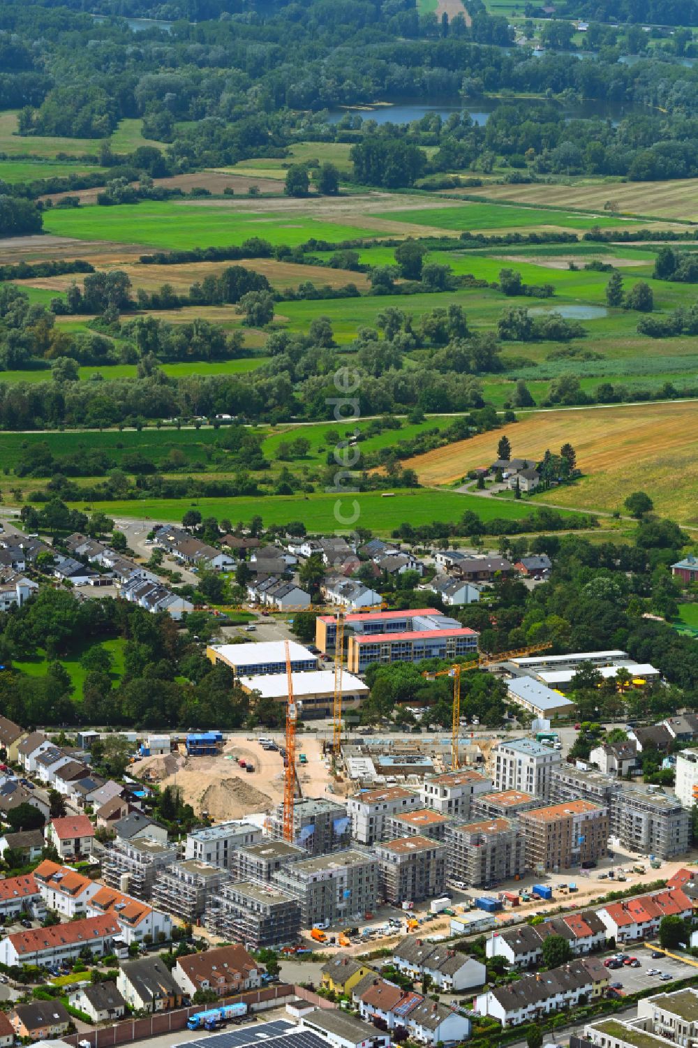 Brühl aus der Vogelperspektive: Baustelle Wohngebiet einer Mehrfamilienhaussiedlung Wohnquartier Grüne Mitte in Brühl im Bundesland Baden-Württemberg, Deutschland