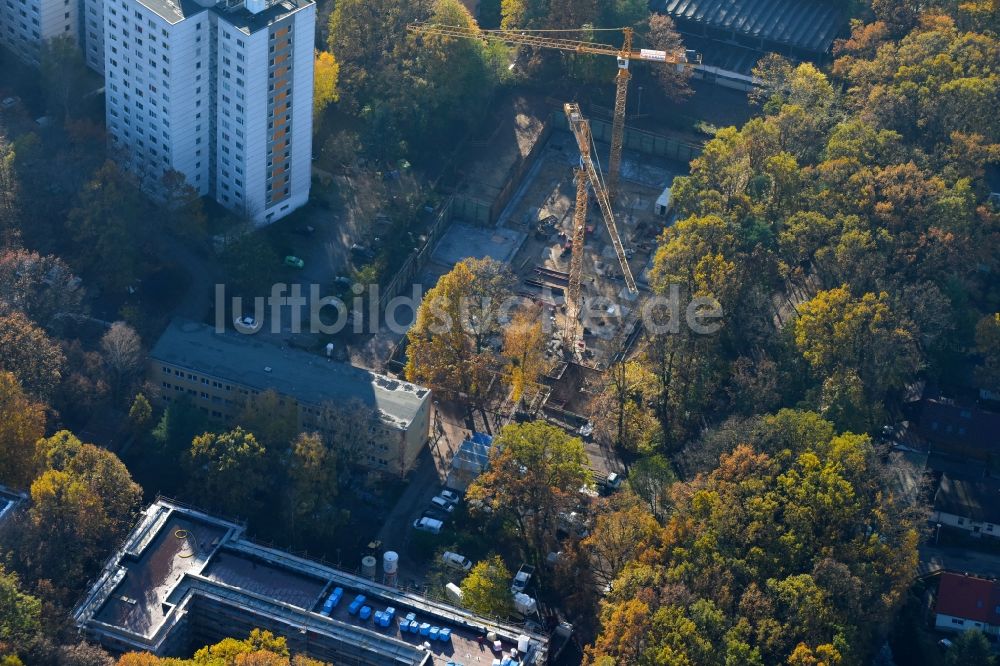 Luftaufnahme Potsdam - Baustelle Wohngebiet einer Mehrfamilienhaussiedlung Zum Kahleberg Ecke Zum Jagenstein im Ortsteil Waldstadt in Potsdam im Bundesland Brandenburg, Deutschland