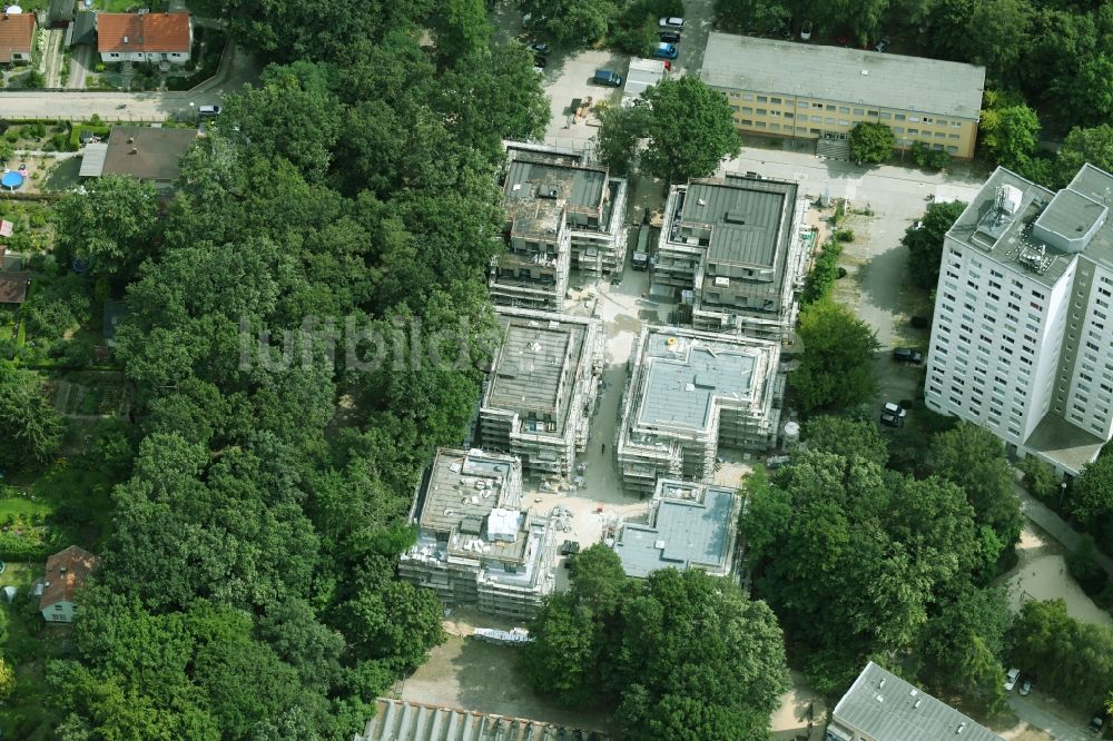 Potsdam aus der Vogelperspektive: Baustelle Wohngebiet einer Mehrfamilienhaussiedlung Zum Kahleberg Ecke Zum Jagenstein im Ortsteil Waldstadt in Potsdam im Bundesland Brandenburg, Deutschland