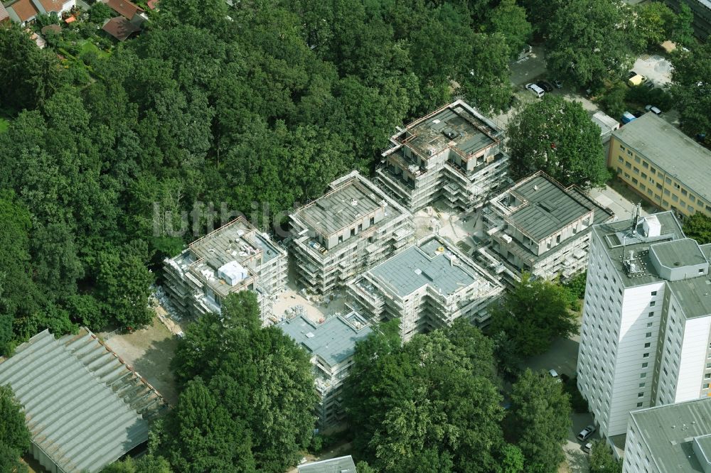 Luftbild Potsdam - Baustelle Wohngebiet einer Mehrfamilienhaussiedlung Zum Kahleberg Ecke Zum Jagenstein im Ortsteil Waldstadt in Potsdam im Bundesland Brandenburg, Deutschland