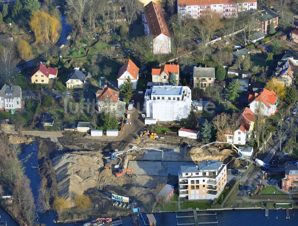 Luftbild Berlin - Baustelle eine Wohngebietes im Bezirk Treptow-Köpenick im Bundesland Berlin