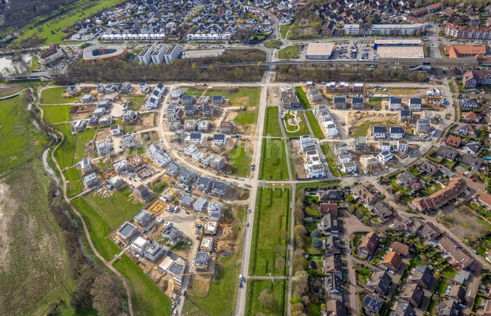 Luftaufnahme Duisburg - Baustelle eines Wohngebiets Am Alten Angerbach in Duisburg im Bundesland Nordrhein-Westfalen, Deutschland