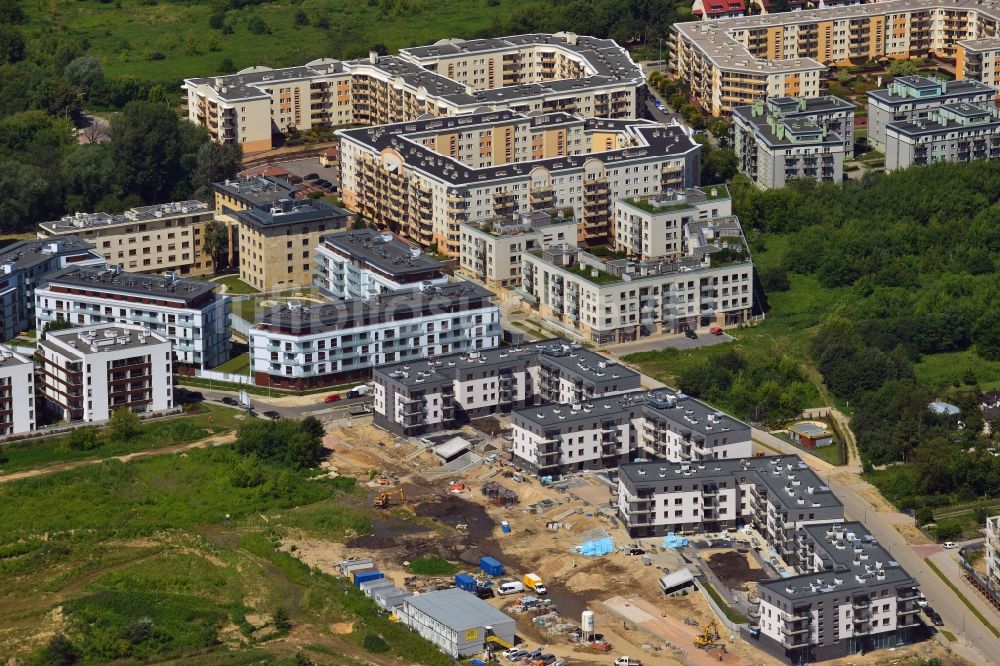 Warschau aus der Vogelperspektive: Baustelle von Wohnhäusern im Bezirk Mokotow in Warschau in Polen