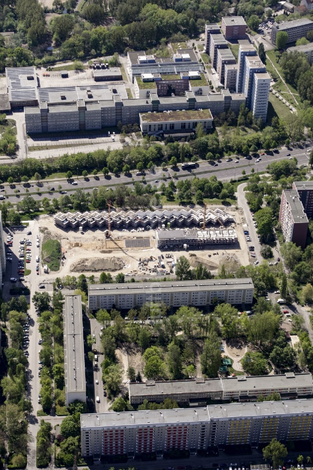 Berlin aus der Vogelperspektive: Baustelle von Wohnhäusern im Wohngebiet Gensinger Viertel im Ortsteil Friedrichsfelde im Bezirk Lichtenberg in Berlin