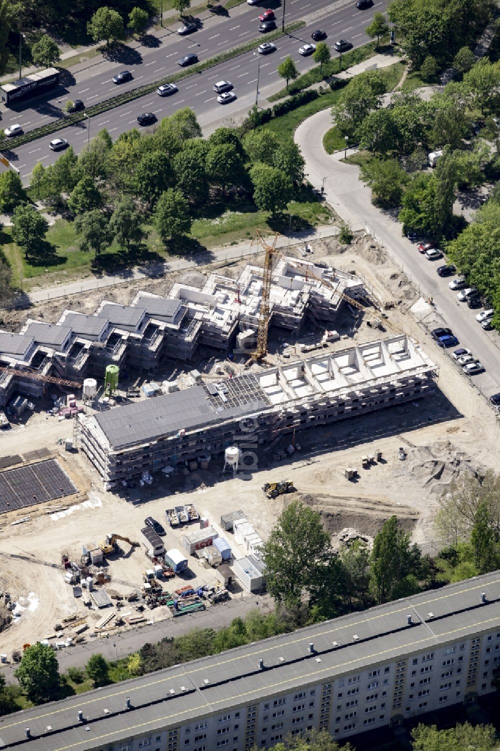 Luftaufnahme Berlin - Baustelle von Wohnhäusern im Wohngebiet Gensinger Viertel im Ortsteil Friedrichsfelde im Bezirk Lichtenberg in Berlin