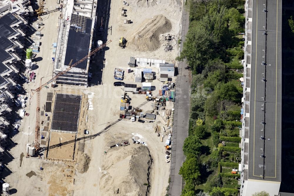 Luftbild Berlin - Baustelle von Wohnhäusern im Wohngebiet Gensinger Viertel im Ortsteil Friedrichsfelde im Bezirk Lichtenberg in Berlin