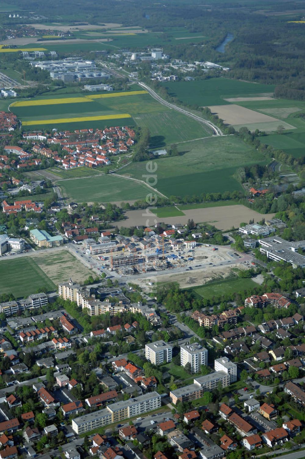 Luftaufnahme Garching - Baustelle des Wohnneubaugebietes Garching der Concept Bau - Premier GmbH