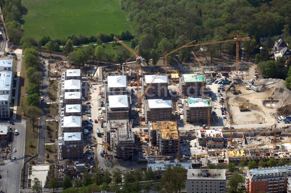 Luftaufnahme München - Baustelle des Wohnneubaugebietes am Hirchgarten der Concept Bau - Premier GmbH