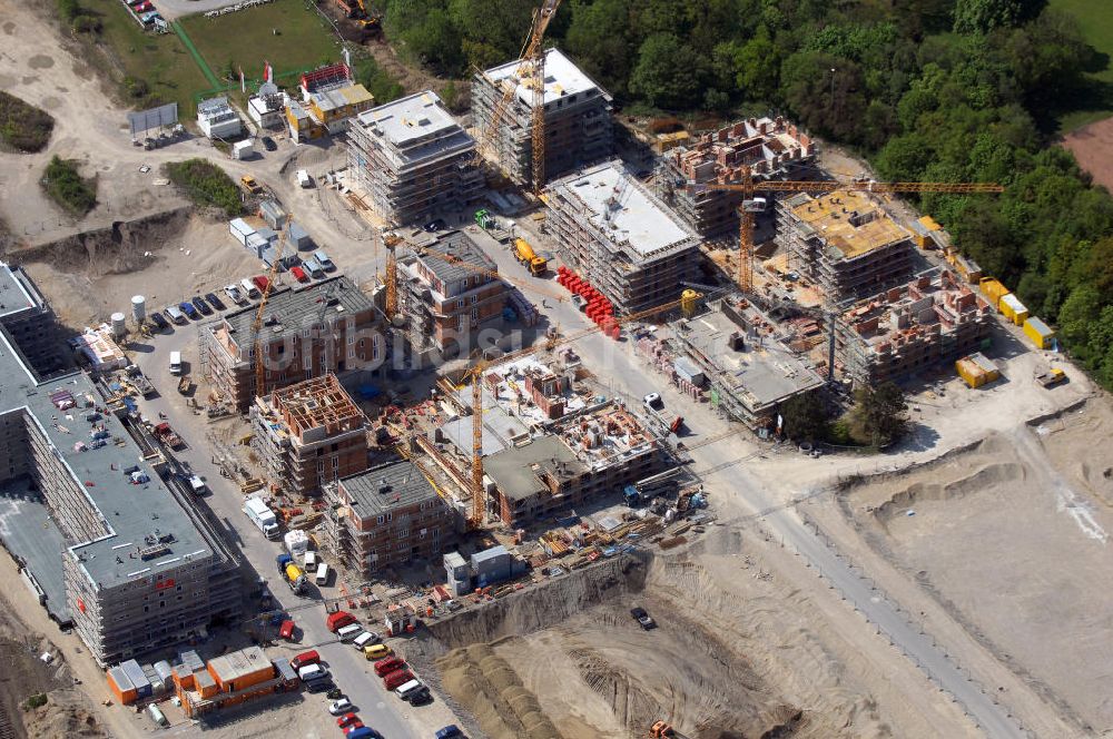 München von oben - Baustelle des Wohnneubaugebietes am Hirchgarten der Concept Bau - Premier GmbH