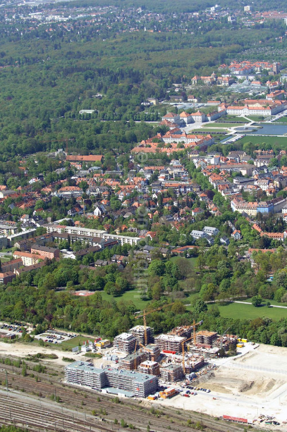 München aus der Vogelperspektive: Baustelle des Wohnneubaugebietes am Hirchgarten der Concept Bau - Premier GmbH