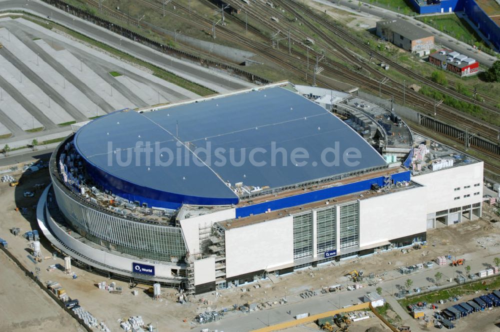 Berlin aus der Vogelperspektive: Baustelle der O2 World / O2 Arena in Berlin - Friedrichshain