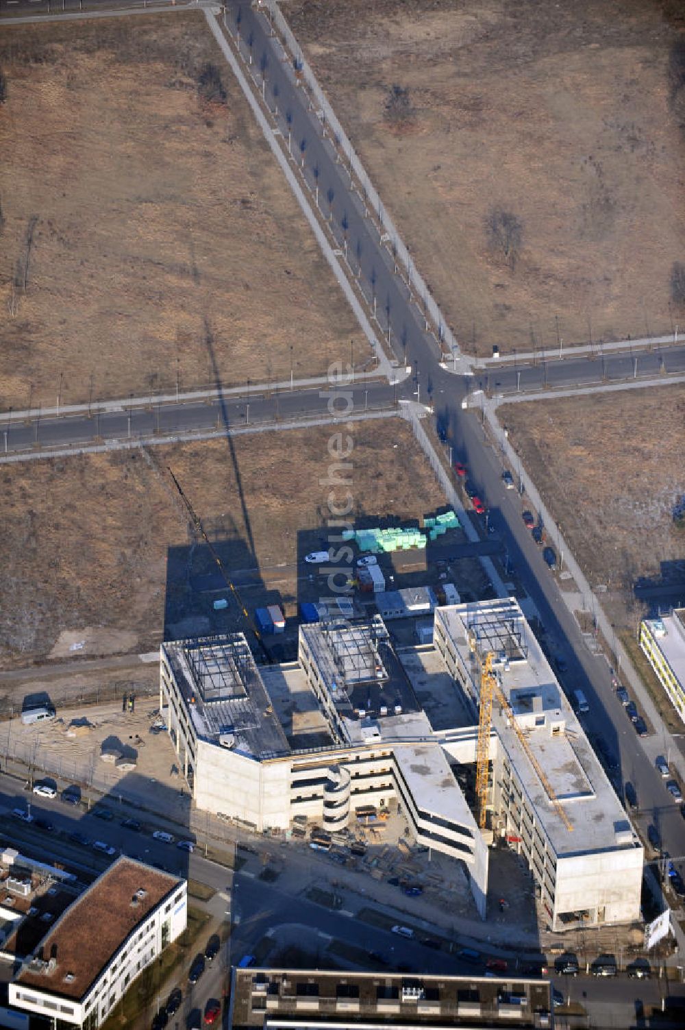 Luftaufnahme Berlin - Baustelle des Zentrum für Photovoltaik im Technologiepark Berlin Adlershof ( WISTA )