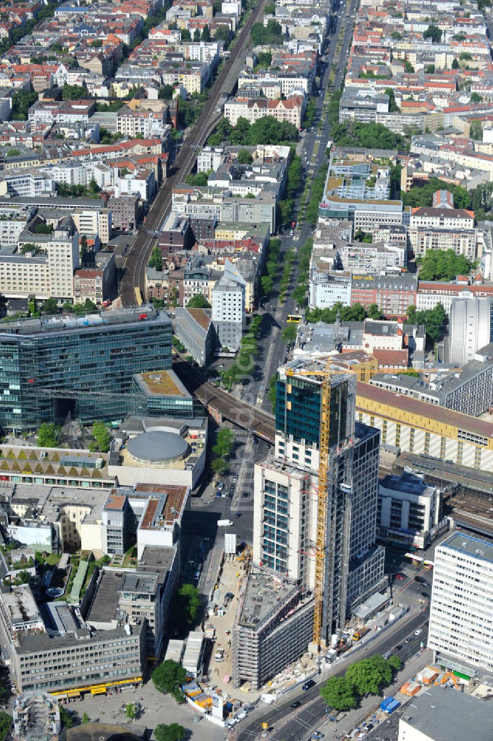 Luftbild Berlin - Baustelle Zoofenster-Hochhaus am Hardenbergplatz in Berlin-Charlottenburg