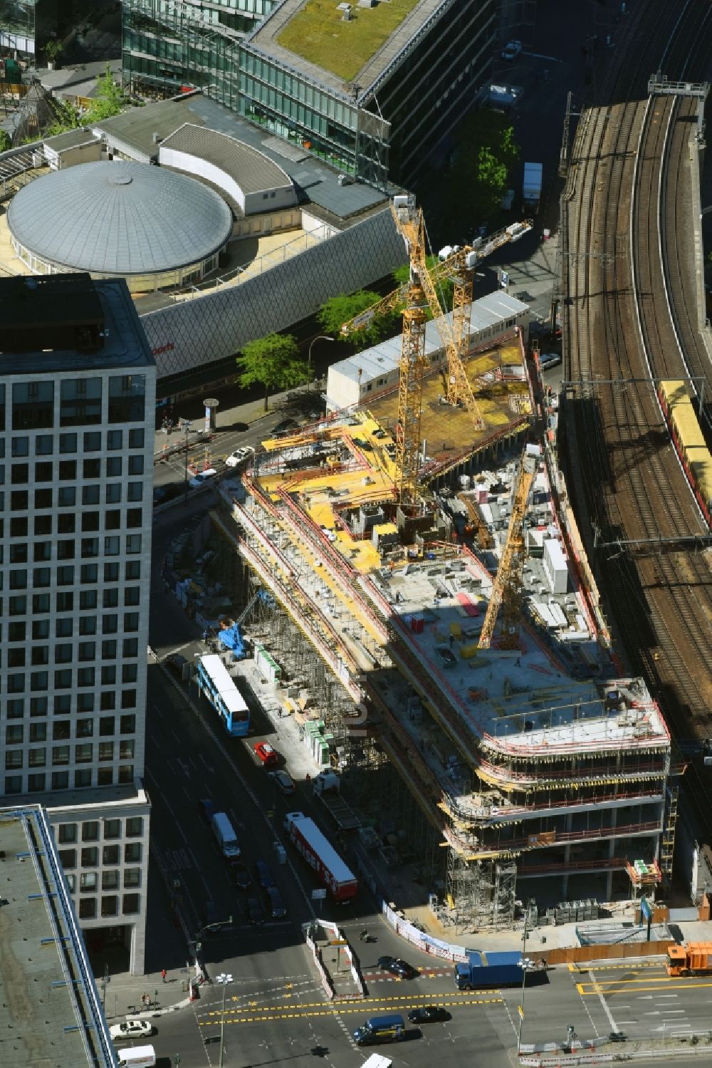 Berlin von oben - Baustelle des ZOOM BERLIN - Geschäftshauses an der Kantstraße - Joachimsthaler Straße - Hardenbergstraße im Ortsteil Bezirk Charlottenburg-Wilmersdorf in Berlin, Deutschland