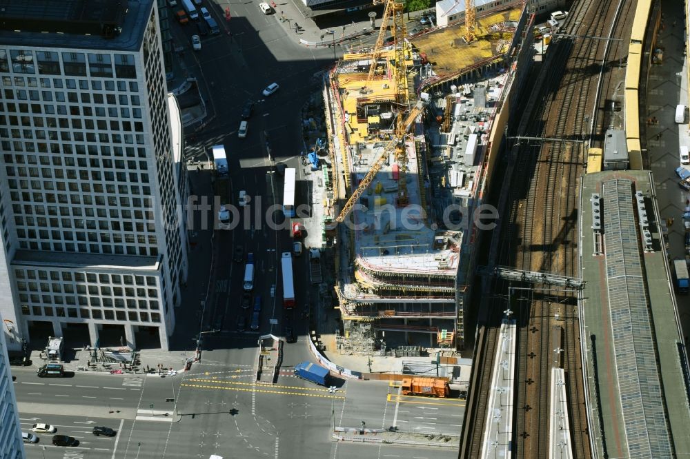 Berlin aus der Vogelperspektive: Baustelle des ZOOM BERLIN - Geschäftshauses an der Kantstraße - Joachimsthaler Straße - Hardenbergstraße im Ortsteil Bezirk Charlottenburg-Wilmersdorf in Berlin, Deutschland