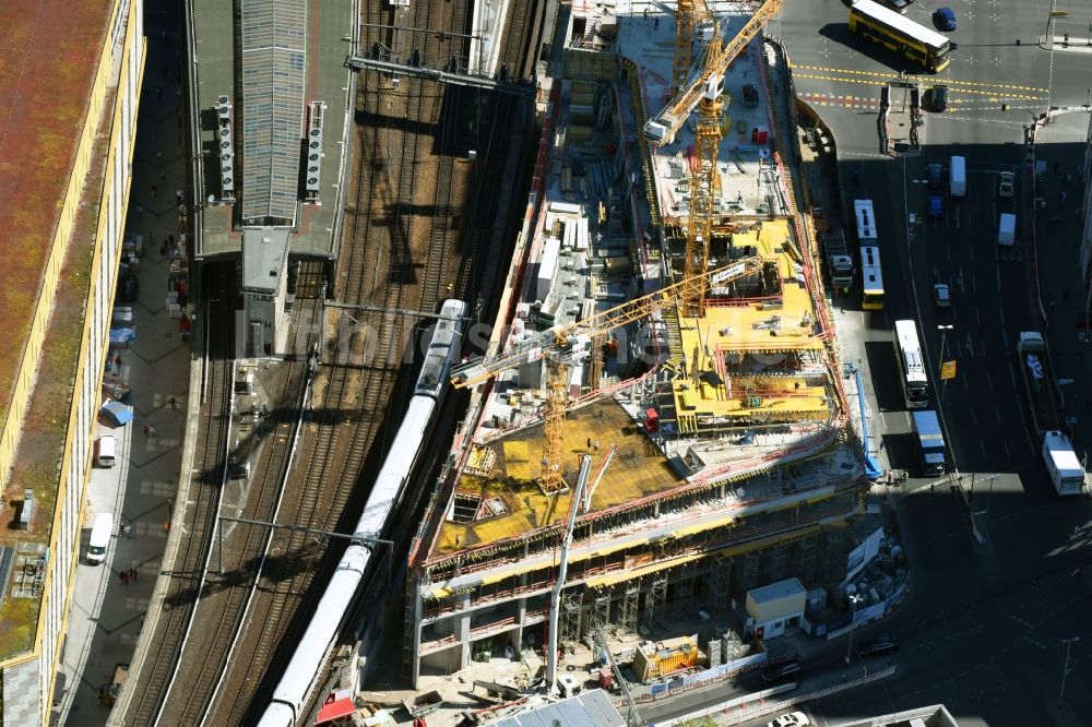 Luftaufnahme Berlin - Baustelle des ZOOM BERLIN - Geschäftshauses an der Kantstraße - Joachimsthaler Straße - Hardenbergstraße im Ortsteil Bezirk Charlottenburg-Wilmersdorf in Berlin, Deutschland