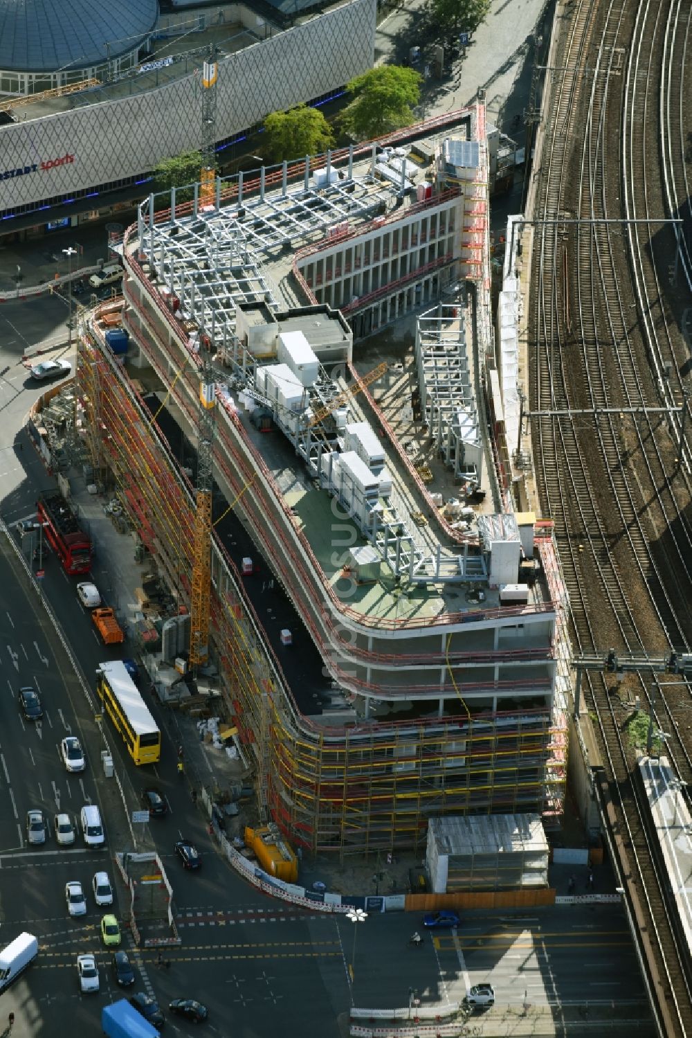 Berlin von oben - Baustelle des ZOOM BERLIN - Geschäftshauses an der Kantstraße - Joachimsthaler Straße - Hardenbergstraße im Ortsteil Bezirk Charlottenburg-Wilmersdorf in Berlin, Deutschland