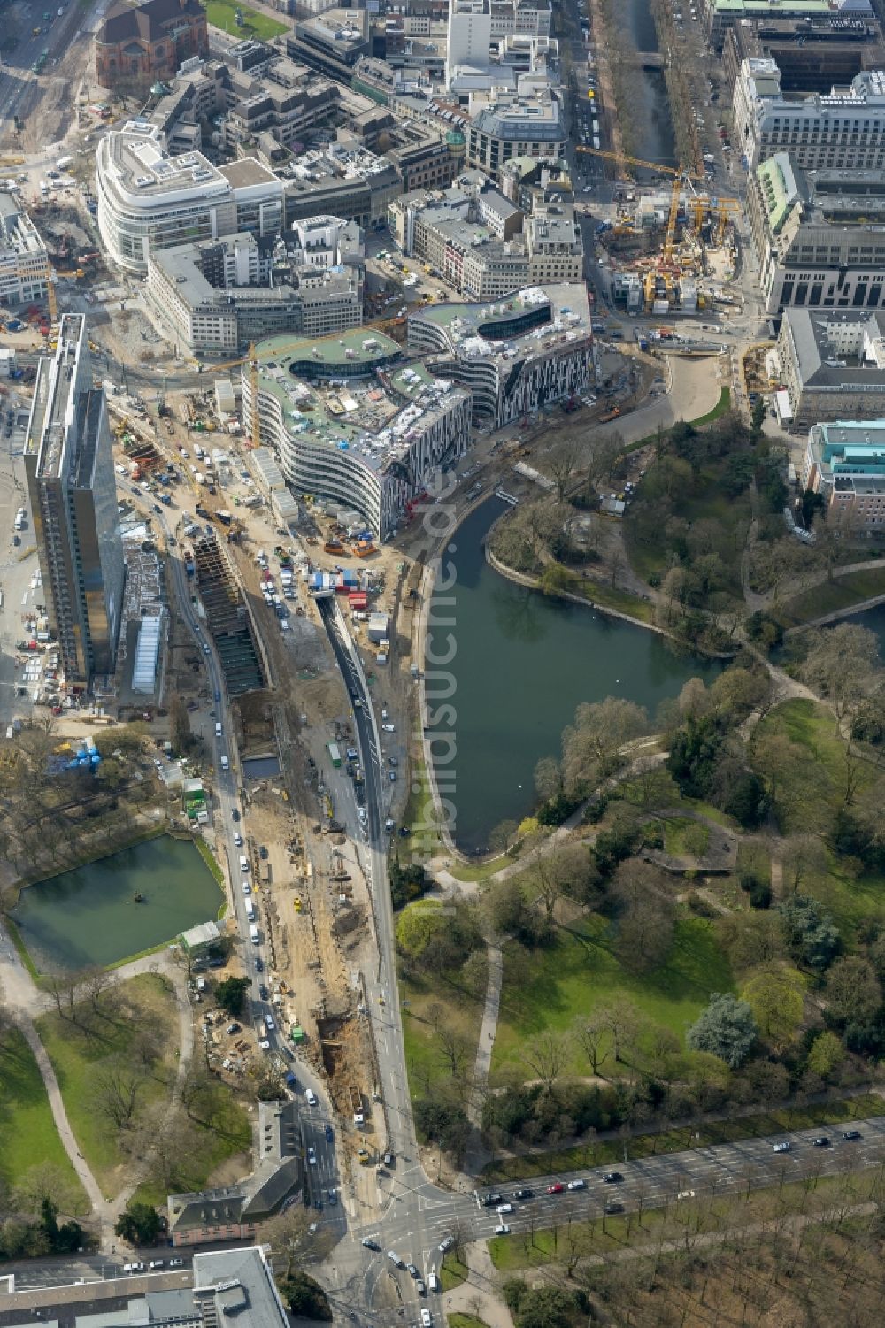 Luftaufnahme Düsseldorf - Baustelle zum Abriß der alten Verkehrstangente Tausendfüßler in Innenstadt von Düsseldorf in Nordrhein-Westfalen