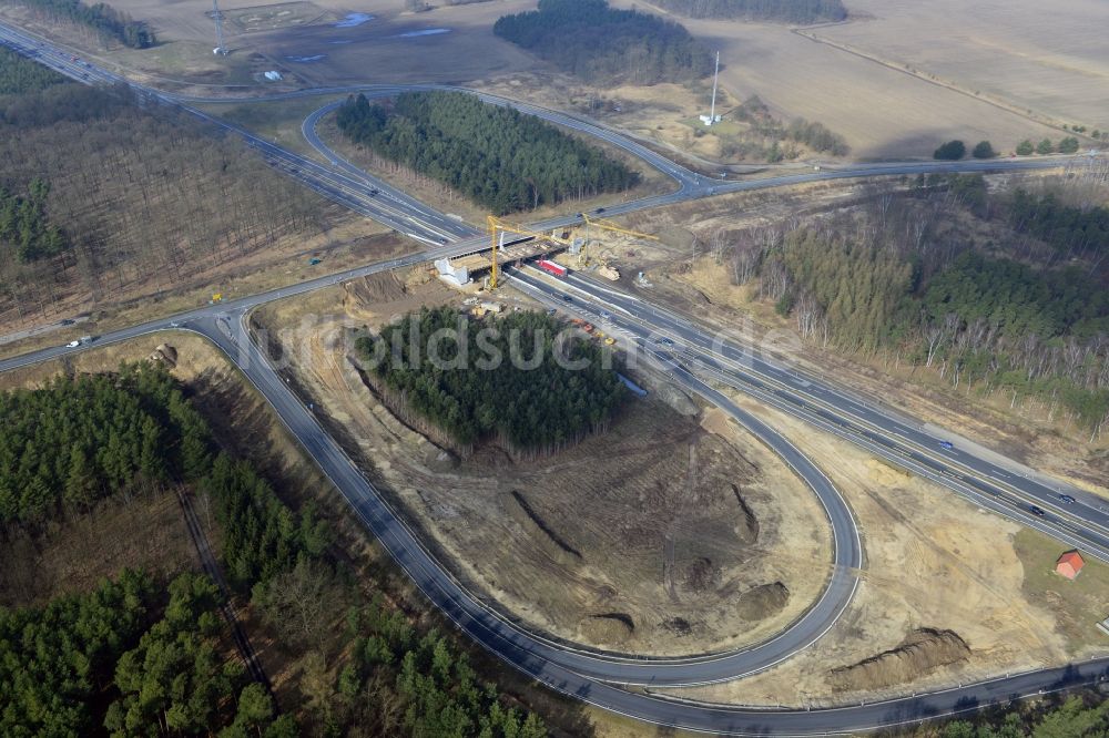 Luftbild Kremmen - Baustelle zum Ausbau des Autobahnanschlußstelle AS Kremmen am Autobahndreieck Havelland im Bundesland Brandenburg