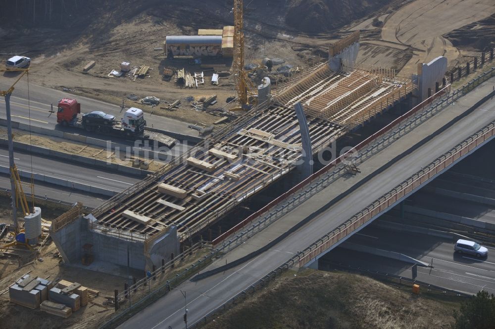 Kremmen von oben - Baustelle zum Ausbau des Autobahnanschlußstelle AS Kremmen am Autobahndreieck Havelland im Bundesland Brandenburg