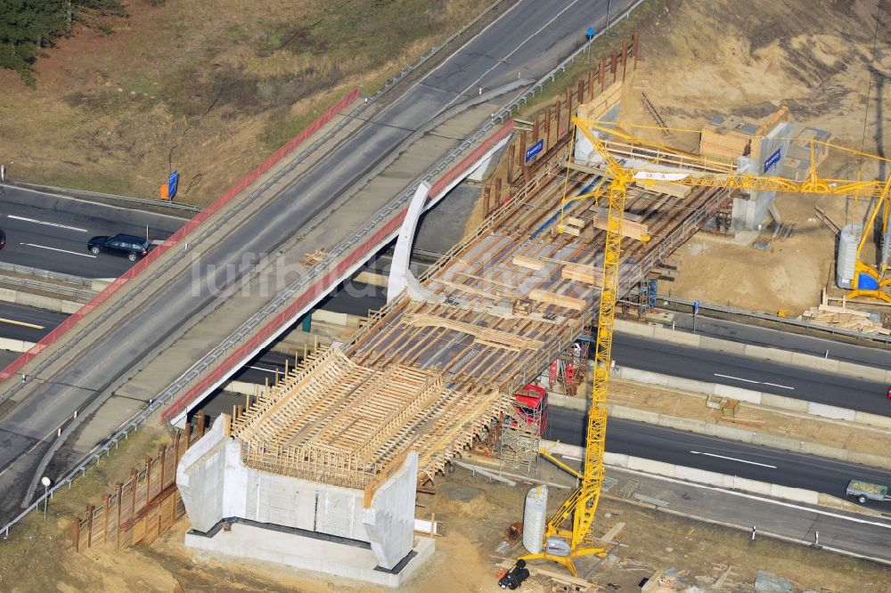 Kremmen aus der Vogelperspektive: Baustelle zum Ausbau des Autobahnanschlußstelle AS Kremmen am Autobahndreieck Havelland im Bundesland Brandenburg