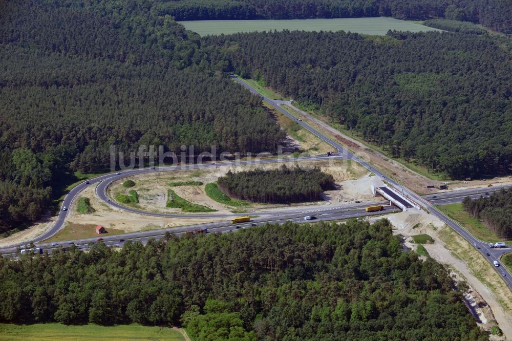 Kremmen von oben - Baustelle zum Ausbau des Autobahnanschlußstelle AS Kremmen am Autobahndreieck Havelland im Bundesland Brandenburg