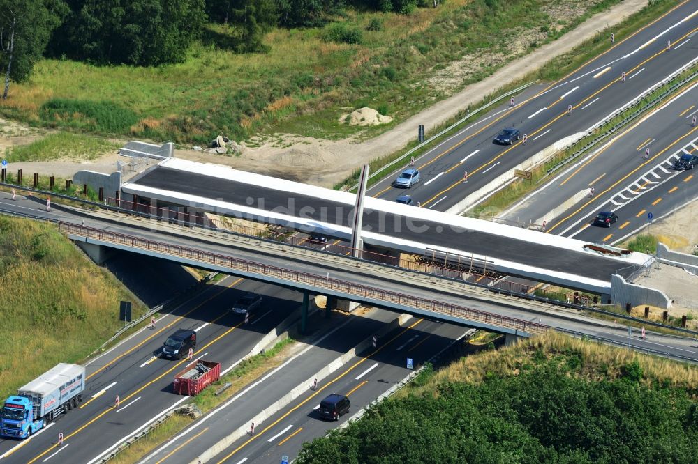 Kremmen aus der Vogelperspektive: Baustelle zum Ausbau des Autobahnanschlußstelle AS Kremmen am Autobahndreieck Havelland im Bundesland Brandenburg